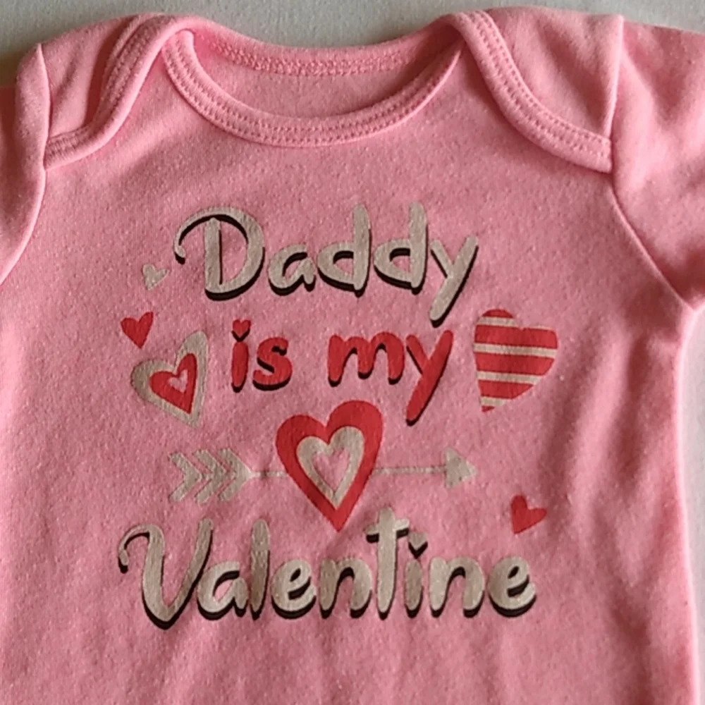 *Girls Onesie – “Daddy Is My Valentine” – Size‎ 0-3M